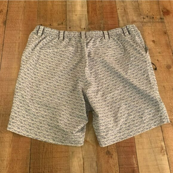 True flies men’s size xx-large board shorts with fish in blue and white - Picture 7 of 10